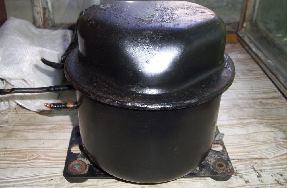 Компрессор от старого холодильника Компрессор от холодильника