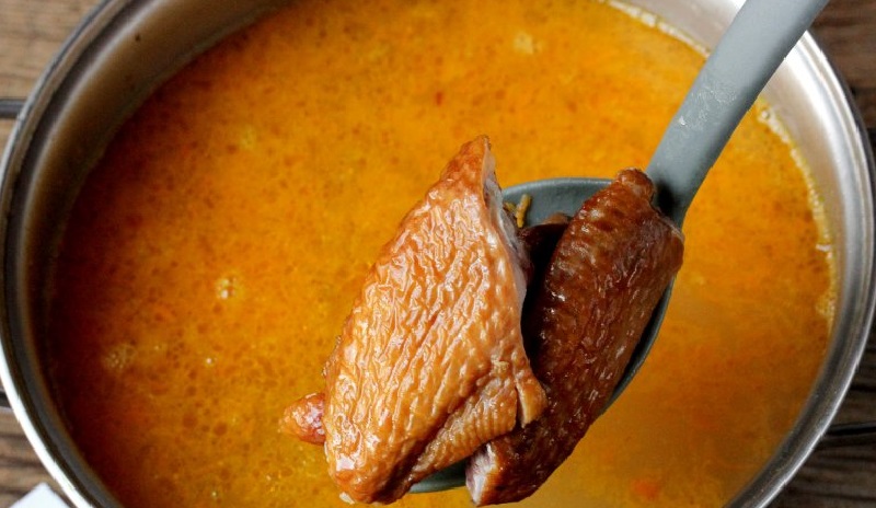 Добавление копчёных крылышек в суп Копчёные крылья для супа в мультиварке