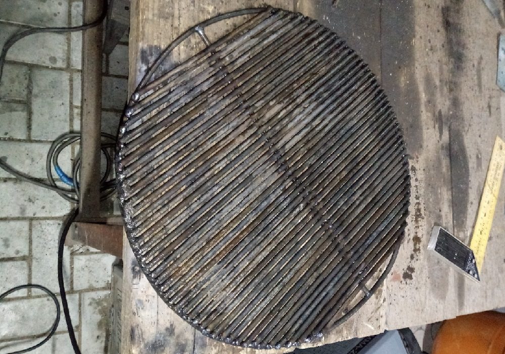 Самодельная круглая решётка для коптильни Круглая решётка для коптильни