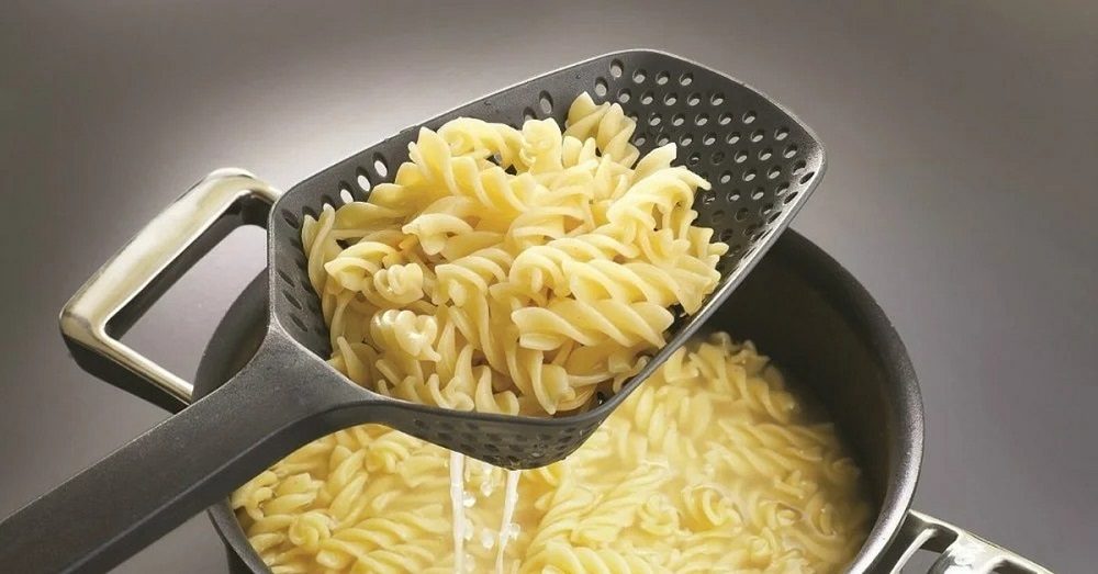 Отваривание макароны спиралек для салата Макароны спиральки в кастрюле