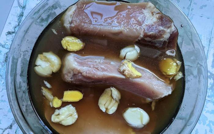 Мясо кабана в яблочном уксусе с чесноком Мясо с чесноком