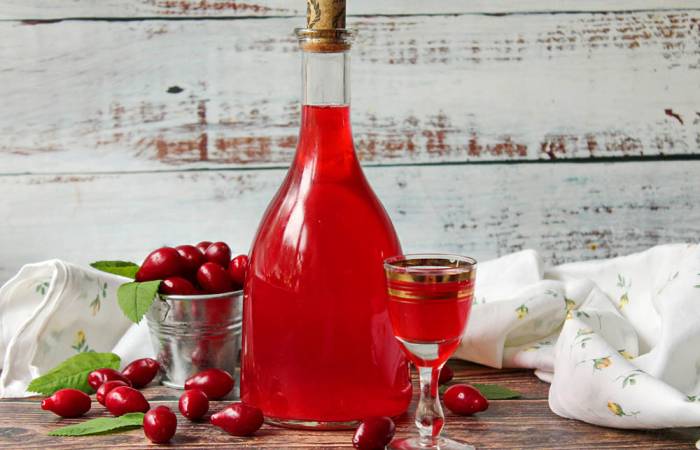 Домашняя настойка из кизила Настойка из кизила