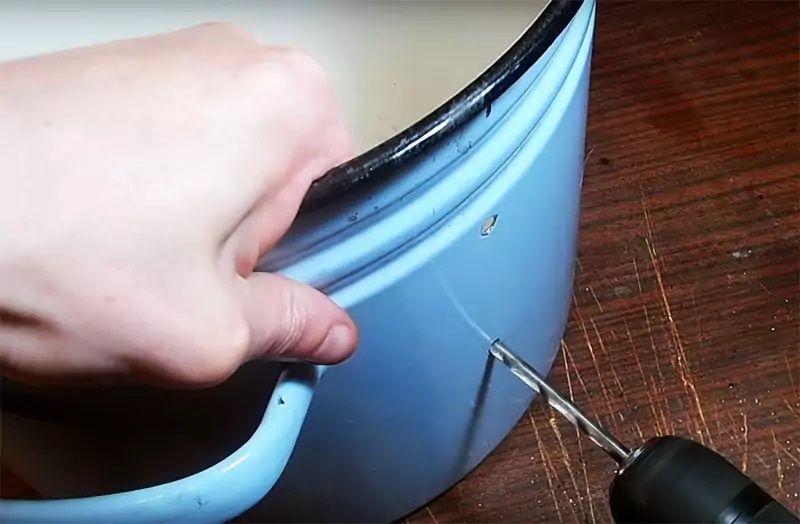 Просверливание отверстий в кастрюле Отверстия в кастрюле