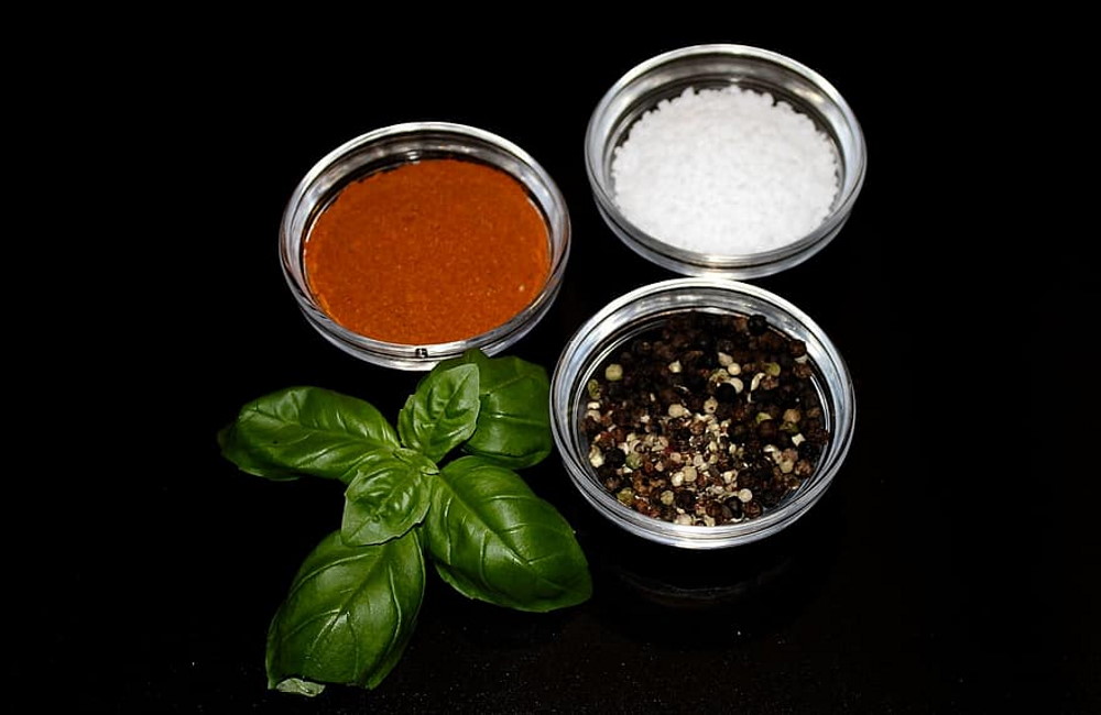 Паприка, соль, перец Паприка, соль, перец