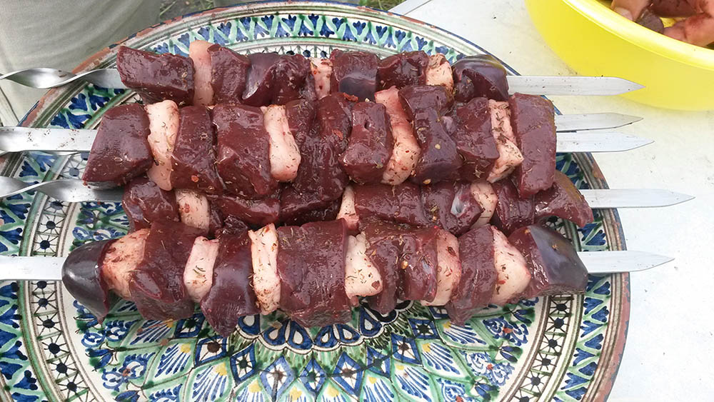 Баранья печень с салом на шампурах Печень с салом на шампурах