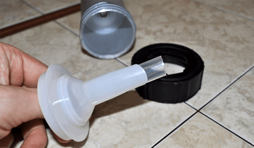 Изготовление колбасного шприца из пистолета для герметика Пистолет и шприц