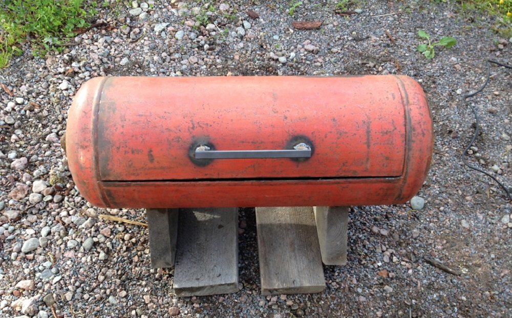 Приваривание ручка к крышке коптильни Ручка в газовом баллоне