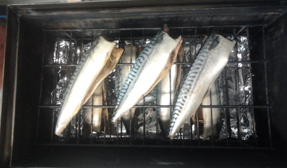 Копчение рыбы в коптильне с гидрозатвором Рыба в коптильне с гидрозатвором