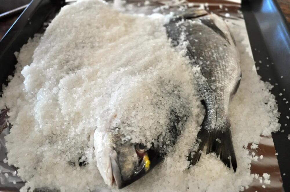 Сухой посол таранки Рыба в крупной соли