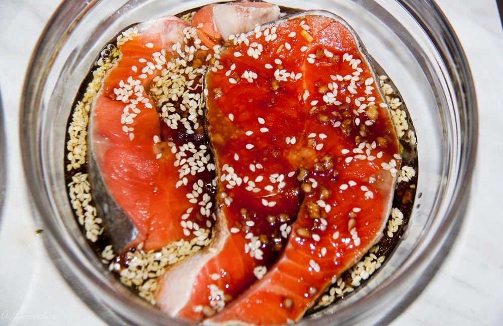 Маринование красной рыбы в соевом соусе с кунжутом Соевый маринад для красной рыбы