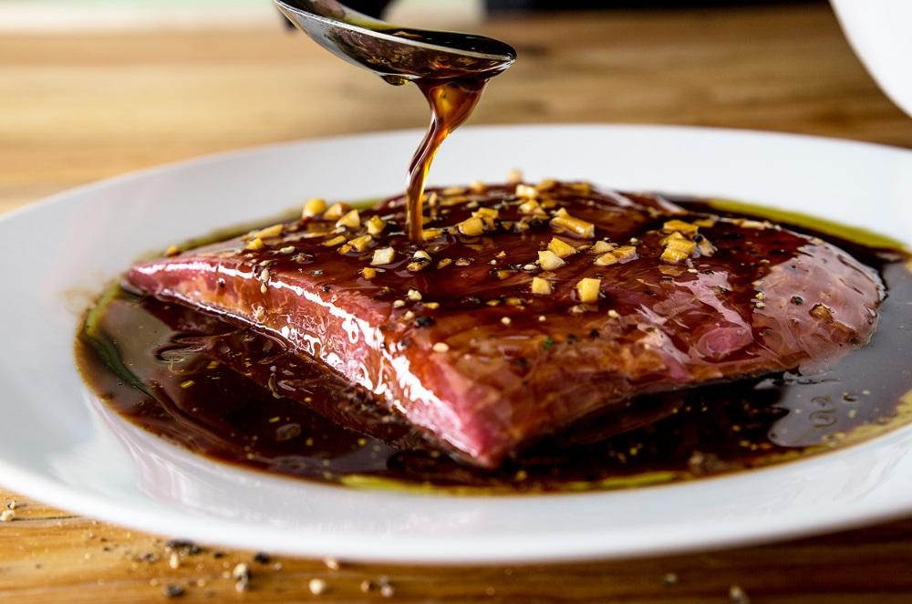 Вымачивание филе тунца в соевом маринаде Соевый маринад для тунца