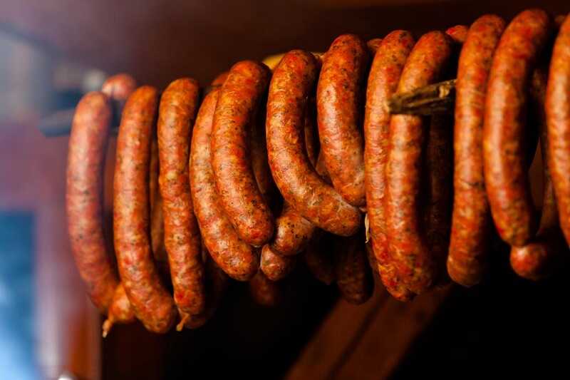 Копчение в коптильне горячим методом Сосиски в коптильне