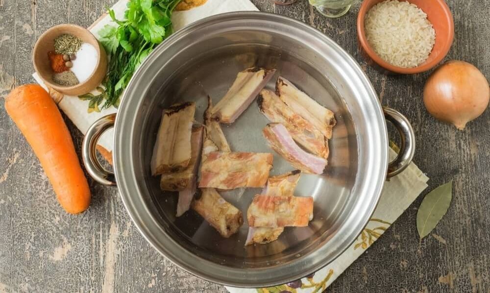 Ингредиенты для приготовления солянки с рисом Состав солянки с рисом