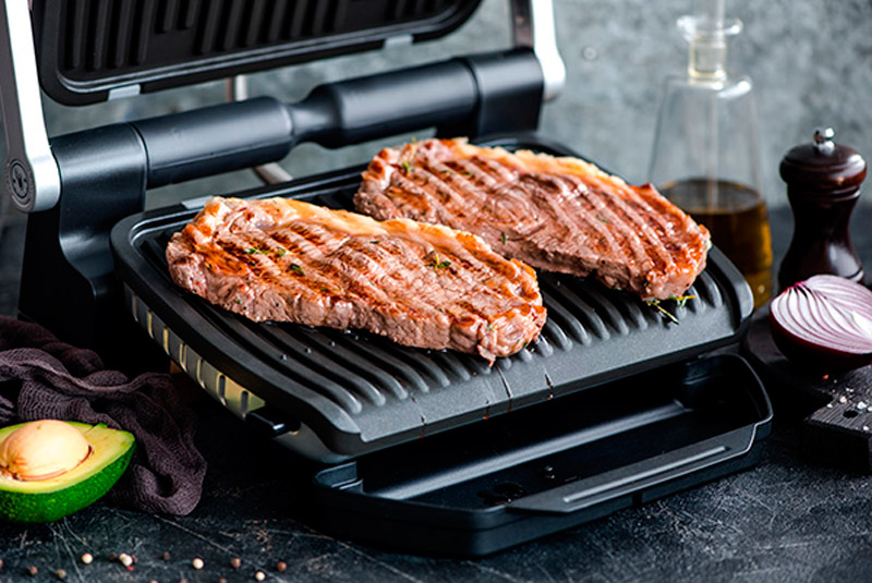 Стейк приготовленный на электрогриле Стейк на электрогриле