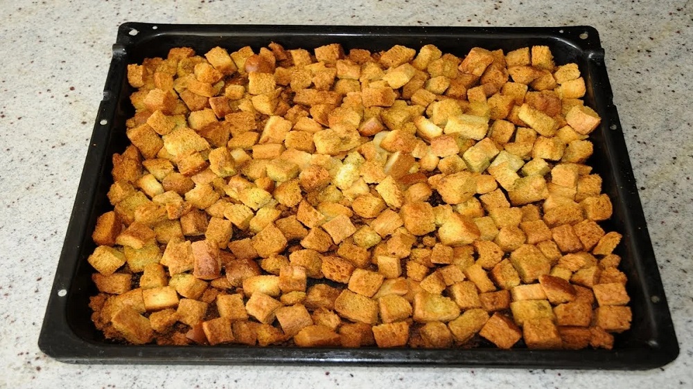 Сушка сухарей в духовке Сухарики на противне