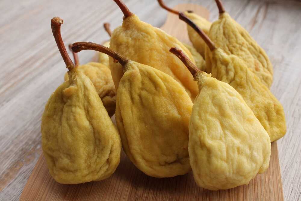 Целые сушеные плоды груши Сушеные целые груши