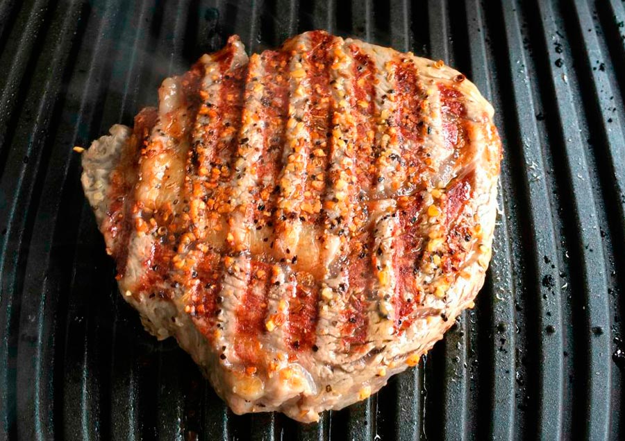 Свинина приготовленная на электрогриле Свинина на электрогриле