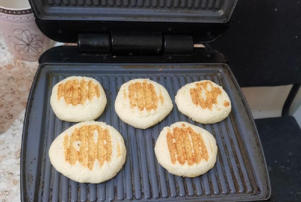 Приготовление сырников на электрическом гриле Сырники в электрогриле