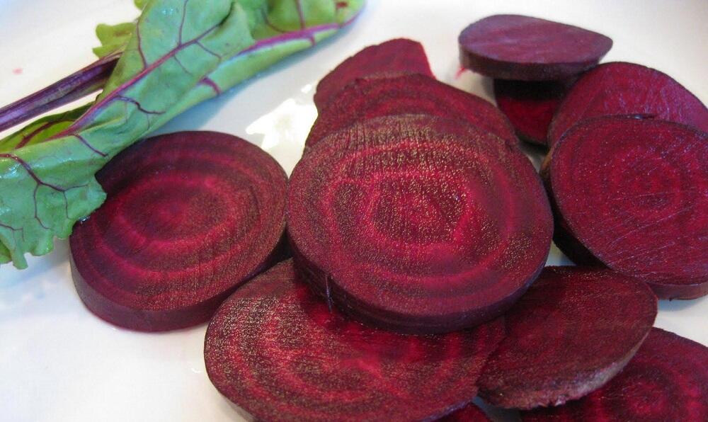 Нарезанная вареная свекла Вареные колечки свеклы